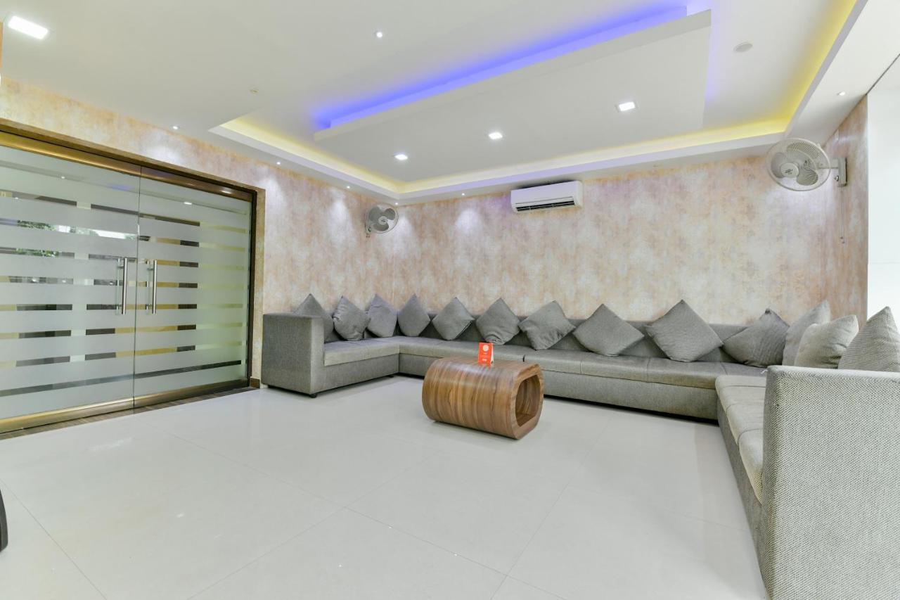 Alappuzha Oyo 1889 Hotel Aj Park מראה חיצוני תמונה