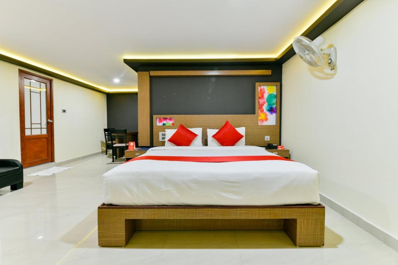 Alappuzha Oyo 1889 Hotel Aj Park חדר תמונה
