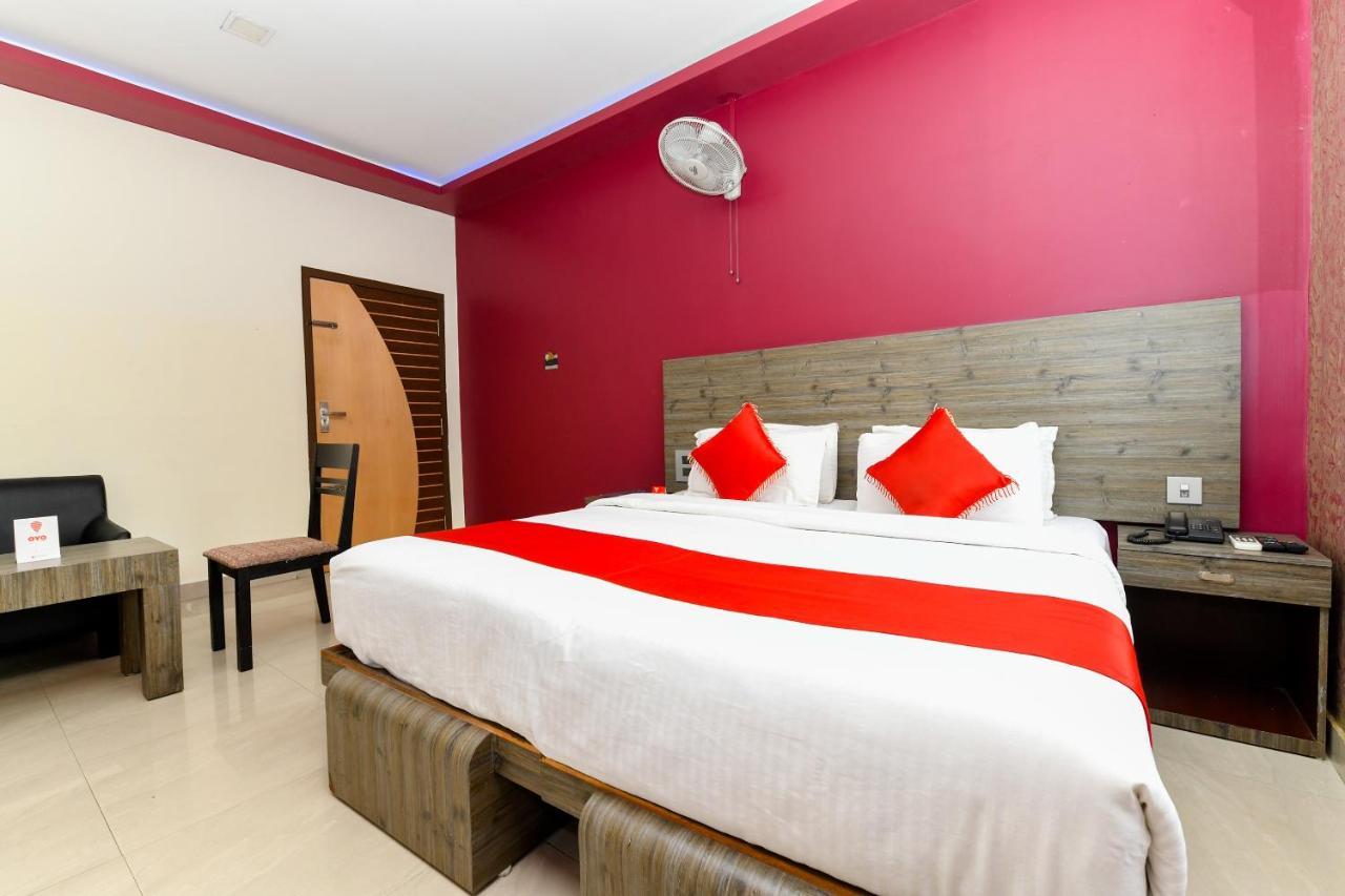 Alappuzha Oyo 1889 Hotel Aj Park מראה חיצוני תמונה