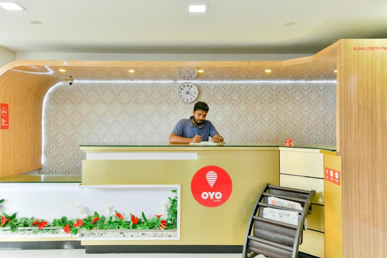 Alappuzha Oyo 1889 Hotel Aj Park מראה חיצוני תמונה